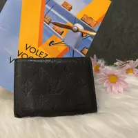 在飛比找PopChill優惠-[二手] Louis Vuitton LV 黑色 全皮壓紋M