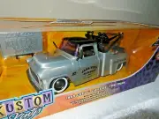 KUSTOM KINGS 1955 CHEVY WRECKER TOW TRUCK JADA 1:24 OPENING HOOD & DOORS