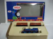 NEW UN-USED HORNBY R9087 OO GAUGE THOMAS ANNIE & CLARABEL SET BOXED