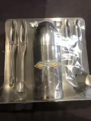 The Complete Bartender cocktail center with bullet shaker 5 bar tools stailess