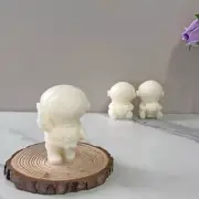 Spaceman Making Resin Casting Molds for Car Aromatherapy Decor DIY