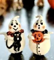 Blue Sky Halloween Ghosts “Yesteryears” Ceramic Salt & Pepper Shakers NIB
