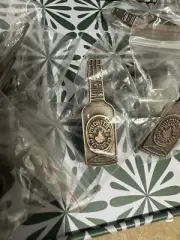 Michter's Single Barrel Straight Rye Kentucky Whiskey lapel pin Bottle