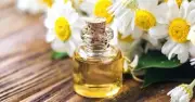 100% pure cold-pressed chamomile oil. Multiple benefits. Follow the information