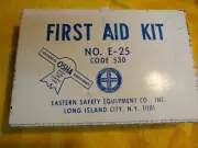 *** E-25 CODE 350 *** VINTAGE ***** FIRST AID KIT METAL CASE ** COLLECTABLE!!!!