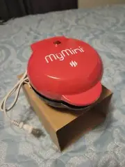 Nostalgia MyMini Donut Maker Compact Non-Stick 3 Mini Donuts Dorms NEW