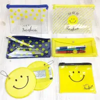 在飛比找蝦皮購物優惠-♜現貨♖ 日本 大創 DAISO 笑臉 透明 防水 化妝包 