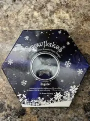 SNOWFLAKES: Create Your Own Paper Designs By Kyung-Ah Son Craft Ornaments - New