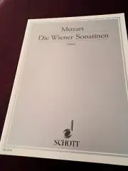 Mozart: Wiener Sonatinen (Viennese Sonatinas)
