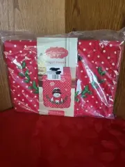 1377. NEW KOHLS ST. NICKOLAS SNOWMAN QUILTED RED & WHITE TABLE RUNNER SCALLOPED