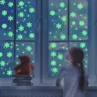 50Pcs Luminous Snowflake Wall Stickers Glow In The Dark Decal for Kids Baby Room