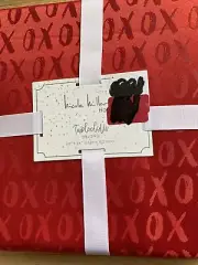 NEW Nicole Miller XOXO Red Valentine's Day Polyester Tablecloth 60” X 84”