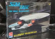 AMT - #8772 - Star Trek: The Next Generation - U.S.S. Enterprise D - NEW/MINT