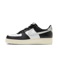 在飛比找Yahoo奇摩購物中心優惠-NIKE AIR FORCE 1 07 男運動休閒鞋-黑白-