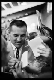 Green Bay Packers Fullback Jim Taylor signs autographs after the S- Old Photo 1