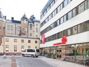 赫爾辛基市中心奧梅那酒店