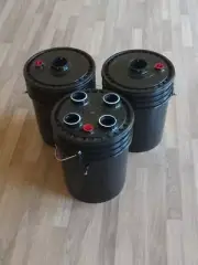 3 5gallon hydroponic buckets with lids and nutrients, Kratky, rain resistant