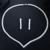 在飛比找momo購物網優惠-【Jpqueen】優雅小方鑽簡約高貴婚宴耳環項鍊組(銀色)