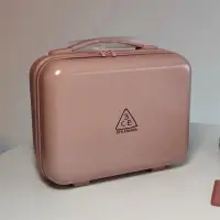 在飛比找蝦皮購物優惠-韓國3ce三熹化妝箱粉色雲朵洗漱行李箱手提收納