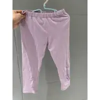 在飛比找蝦皮購物優惠-麗嬰房 紫色 蝴蝶刺繡內搭褲 7分褲