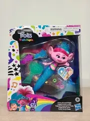 Trolls DreamWorks TrollsTopia Techno Mermaid Poppy Doll Tail Lights Up