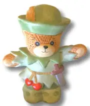 Lucy & Me Robinhood Bear Figurine 1990 Enesco Lucy Rigg