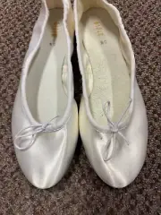 Bloch Satin Bridal Shoes New Size 5.5 Bridesmaid Flower Girl Ballet Flats White