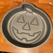 EKCO Baker's Secret Non - Stick Jack-o'-lantern Pumpkin Cake Pan