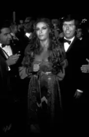 Raquel Welch Attends 42Nd Academy Awards 1970 OLD PHOTO 3