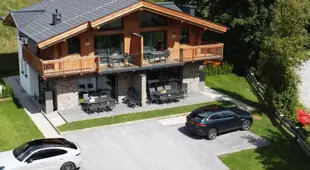 Modern Holiday Home in M hlbach am Hochk nig with Sauna