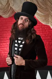 Damon Fox of prog-rock band Bigelf posing for a portrait shoot tak - Old Photo 3