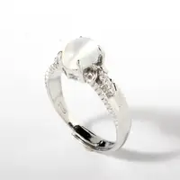 在飛比找momo購物網優惠-【寶石方塊】天然貓眼月光石戒指-925銀飾-心曠神怡-活圍設