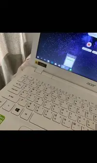 在飛比找旋轉拍賣優惠-acer V3-572G-545S 白 (15.6吋）