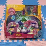 全新未拆✨HASBRO孩之寶TROLLS魔法精靈5吋加冕典禮遊戲組💖