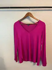 Beyond Yoga Tempting V Neck Long Sleeve Tee Size Medium NWT1