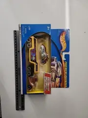 2001 Hot Wheels PAVEMENT POUNDER With Duncan's Motorcycle #89049