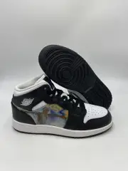 Nike Air Jordan 1 Mid (GS)‘Hologram’ Black/Concord Sz.6Y/Wmns.7.5 (DR9495-001)