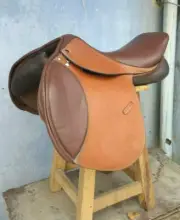 English Close contact leather saddle 17" perfect size with adjustable gullet.