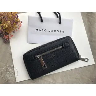 [現貨] MARC JACOBS MBMJ 小馬克 荔枝紋拉練長夾 女用 長夾 黑 889732481642