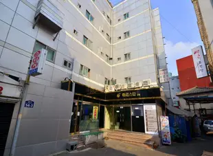 首爾明洞跑男民宿-女士專用Myeongdong Running Man Hostel Female Only Seoul