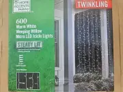 HOME ACCENTS HOLIDAY 600 WARM WHITE WEEPING WILLOW MICRO LED ICICLE LIGHTS -NEW