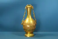 在飛比找Yahoo!奇摩拍賣優惠-舊藏精品純手工打造銅鎏金帶銘文鏈條瓶高33公分       