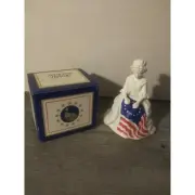 Avon Betsy Ross Figurine Sonnet Cologne Perfume Bottle 4 fl oz Full Vintage 1976