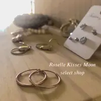 在飛比找蝦皮購物優惠-Roselle Kisses Moon｜ 🌼仙氣 玫瑰金 細