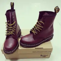 在飛比找蝦皮購物優惠-Dr.martens 馬汀 八孔 酒紅色 半高筒靴子 二手 