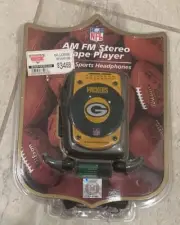 Green Bay Packers Vintage NFL Cassette Player AM/FM Sports Headphones Walkman