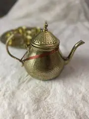 Indian Pure Copper Handmade Hammered Tea Kettle Teapot Coffee Serving Pot 2 pic