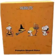 2022 Williams Sonoma Peanuts8 Halloween Salad Plates, Snoopy,Woodstock NEW Box