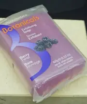 Brand New & Sealed NUTRIMETICS Botanicals Exfoliating Soap - Berry Twist