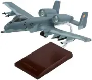 USAF Fairchild Republic A-10 Thunderbolt Warthog Desk Top 1/48 Model SC Airplane